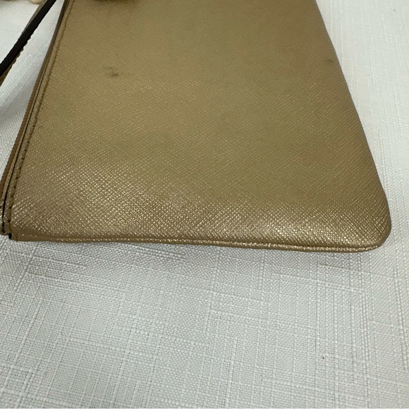Coach Darcy Gold Leather Bow Wristlet - Picture 10 of 17